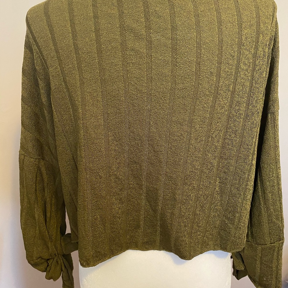Zara subtle striped crop top - Picture 3 of 3